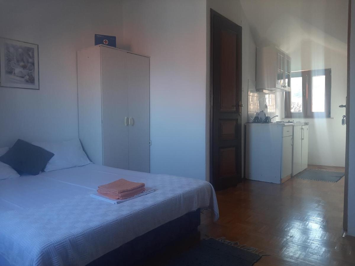 Vila Dora Supetar Apartment Exterior photo