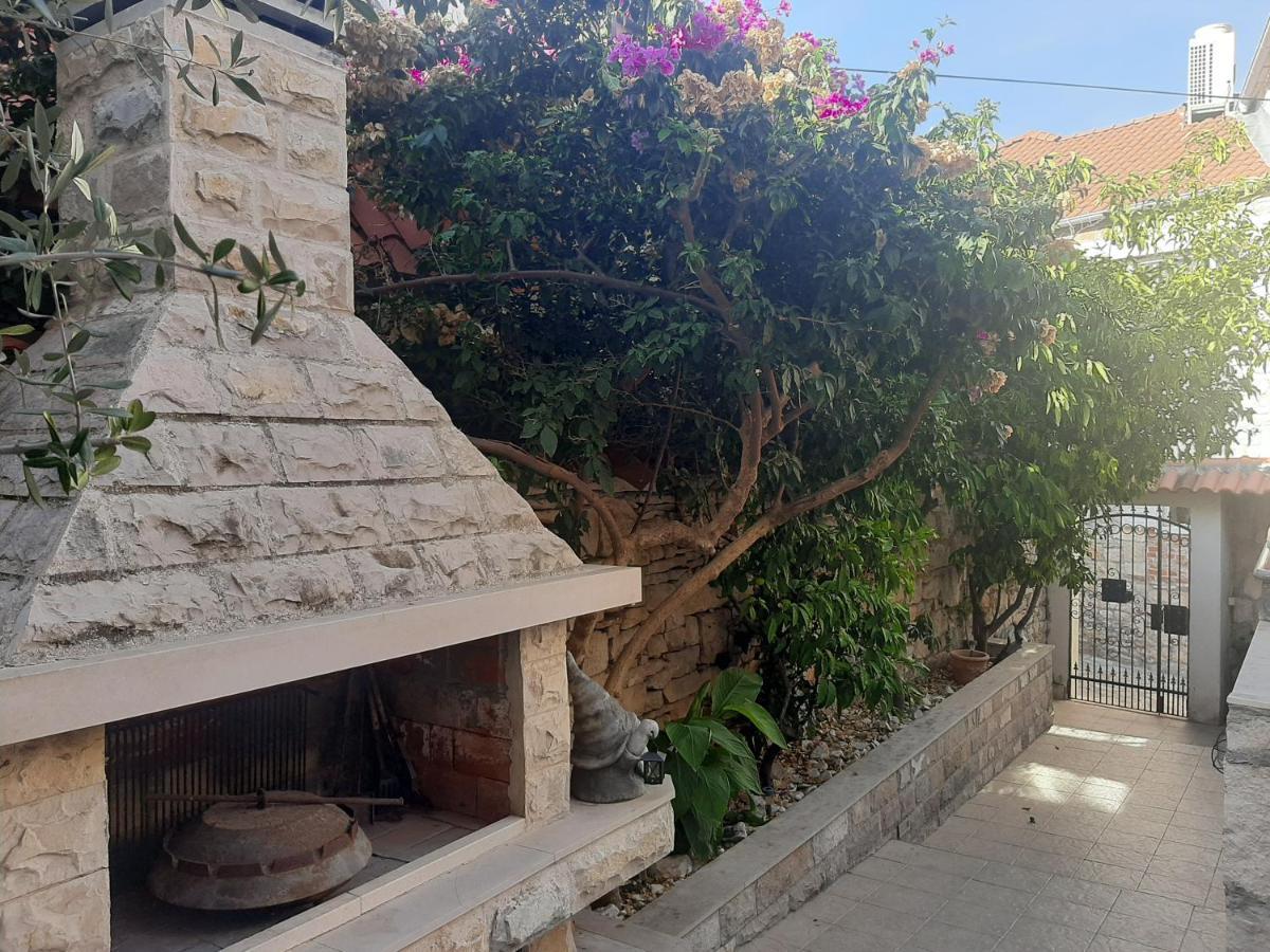 Vila Dora Supetar Apartment Exterior photo
